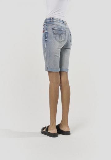 Джинсовые шорты