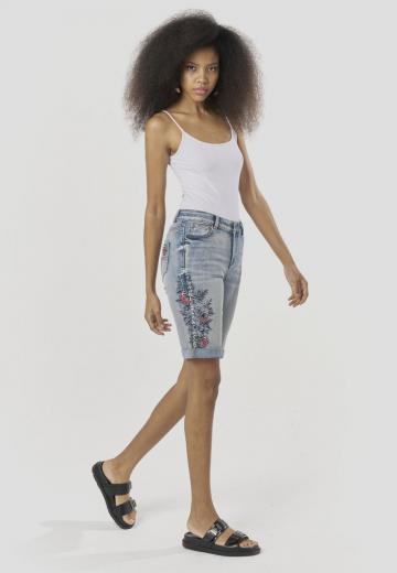 Джинсовые шорты