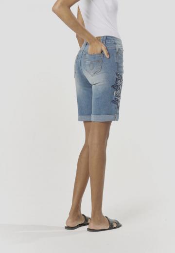 Джинсовые шорты