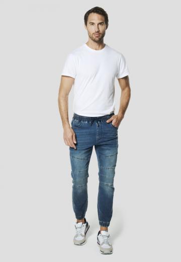 Узкие джинсы