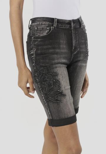 Джинсовые шорты