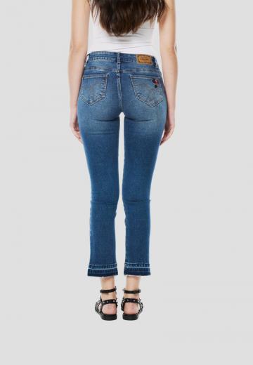 Короткие джинсы