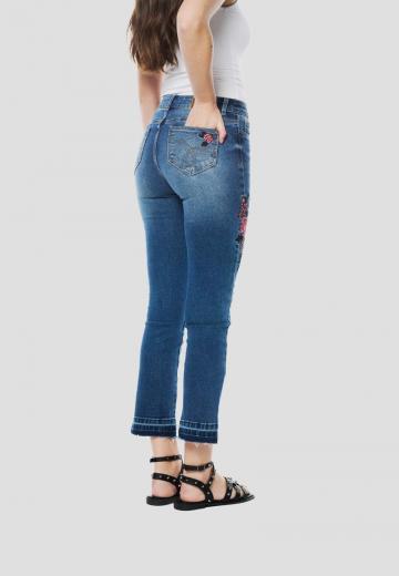 Короткие джинсы