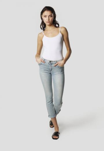 Короткие джинсы