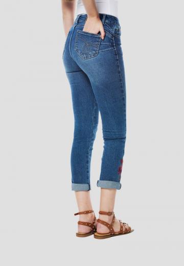 Короткие джинсы