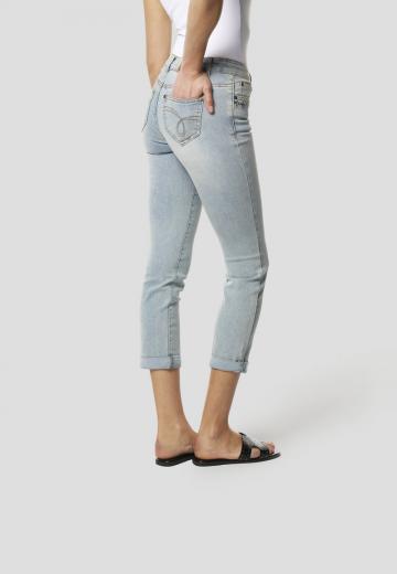 Короткие джинсы