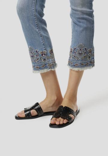 Короткие джинсы