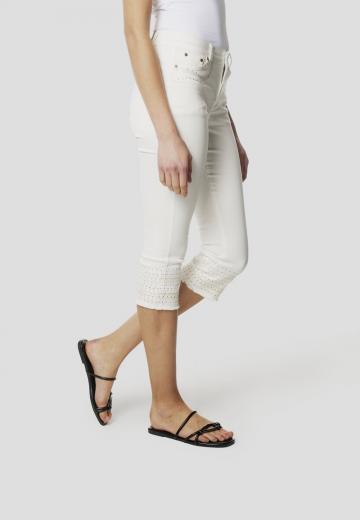 Короткие джинсы