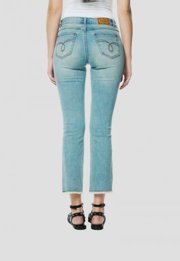 Короткие джинсы