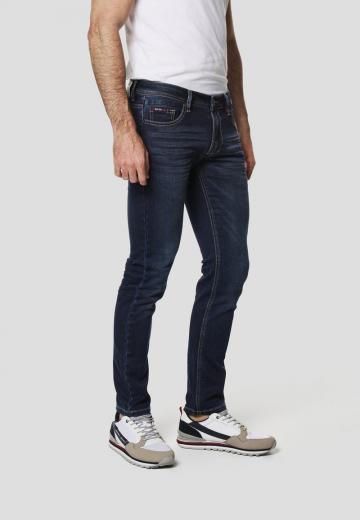 Узкие джинсы