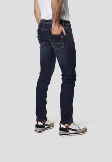 Узкие джинсы