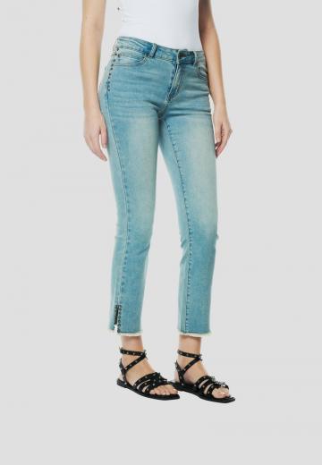 Короткие джинсы