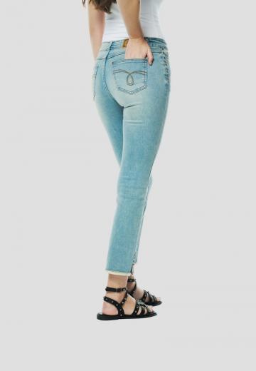 Короткие джинсы