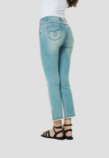 Короткие джинсы