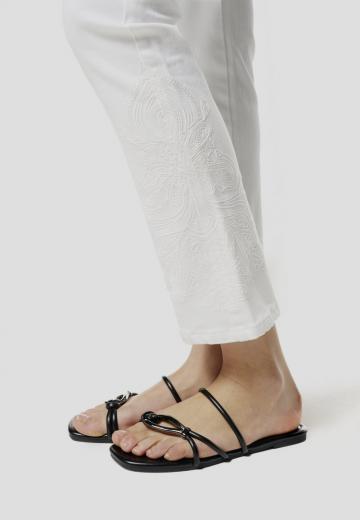 Короткие джинсы