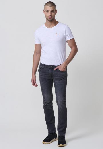 Узкие джинсы