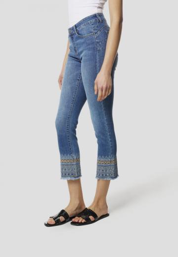 Короткие джинсы