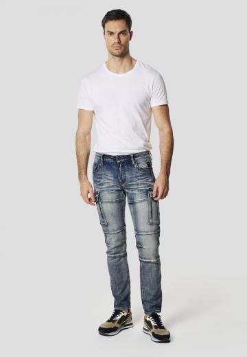 Узкие джинсы