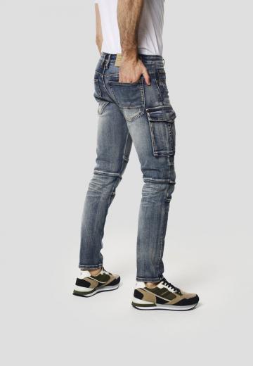 Узкие джинсы