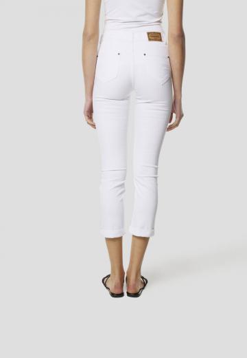 Короткие джинсы