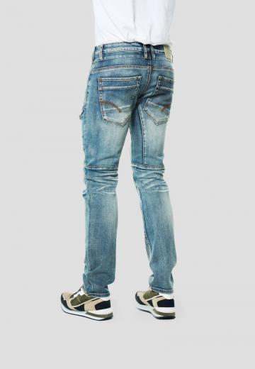 Прямые джинсы