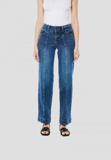 Прямые джинсы