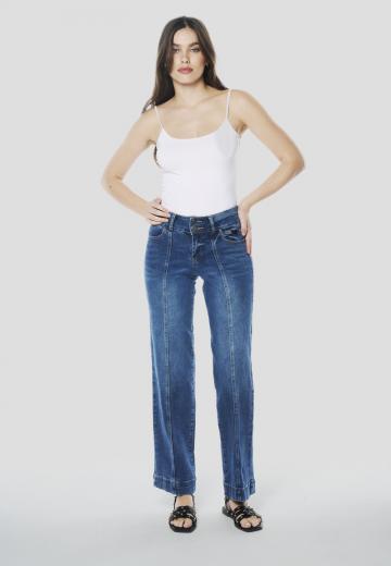 Прямые джинсы