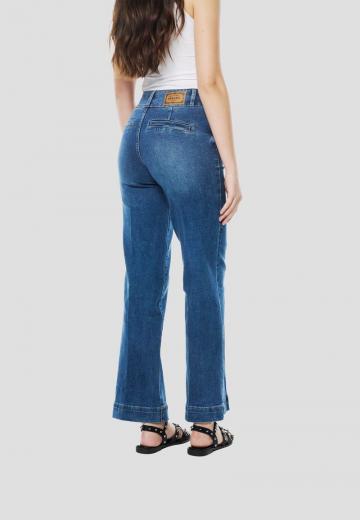 Прямые джинсы