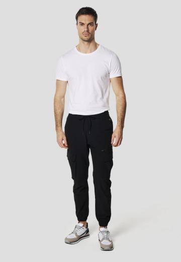 Брюки с накладными карманами