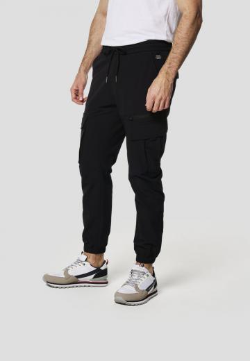 Брюки с накладными карманами