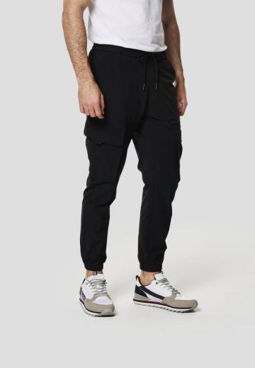 Брюки с накладными карманами