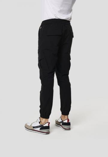 Брюки с накладными карманами