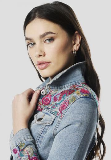 Джинсовая куртка