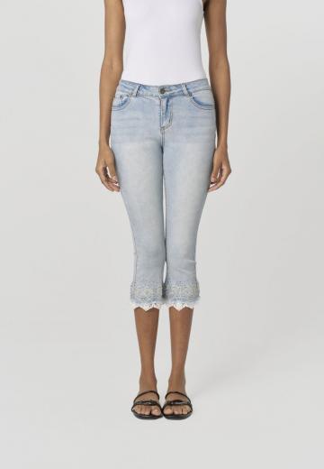 Короткие джинсы