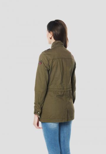 Куртка с накладнымит карманами