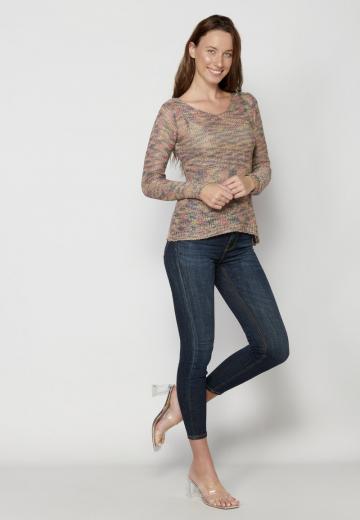 Пуловер с вырезом V