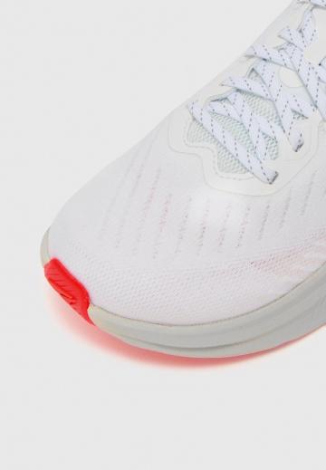 Беговые кроссовки