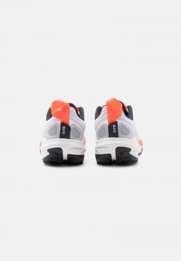 Беговые кроссовки