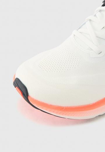 Беговые кроссовки