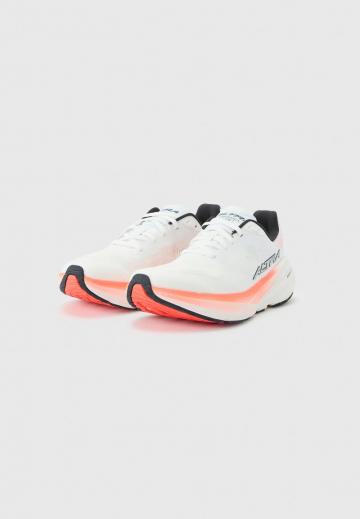 Беговые кроссовки