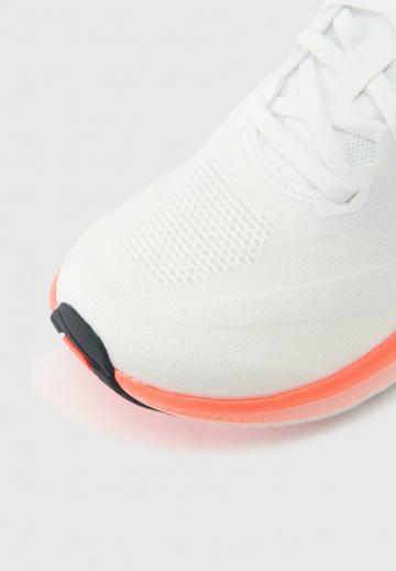 Беговые кроссовки