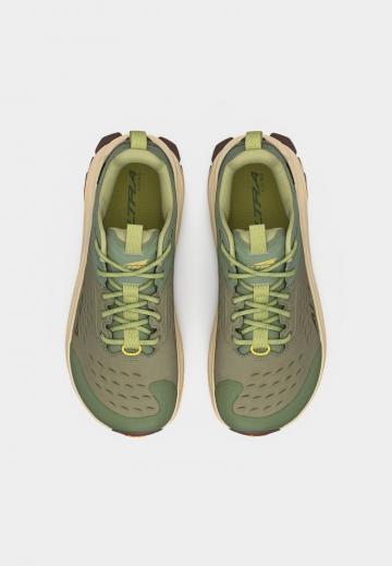 Походные ботинки