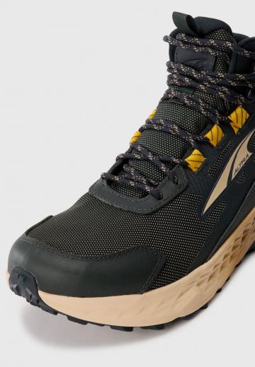 Походные ботинки