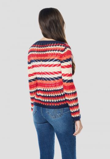 Пуловер в полоску