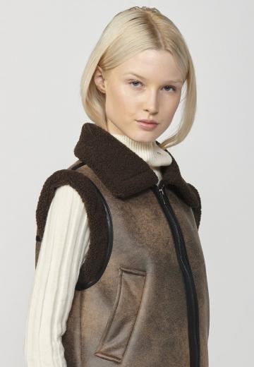 Пуховой жилет