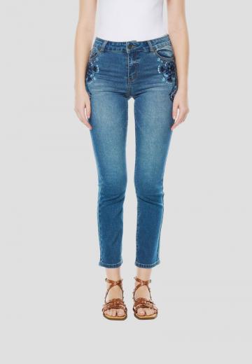 Короткие джинсы