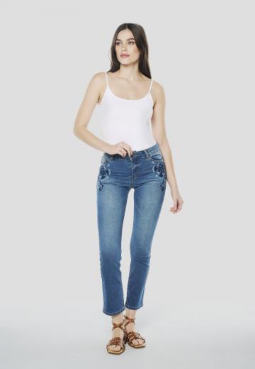 Короткие джинсы