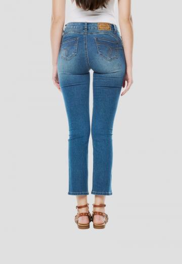 Короткие джинсы