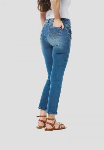 Короткие джинсы