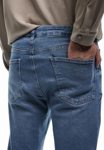 Узкие джинсы